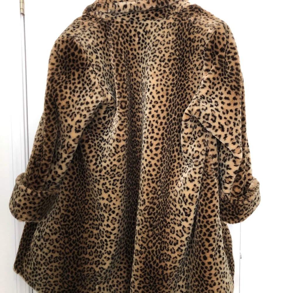 Faux fur leopard coat